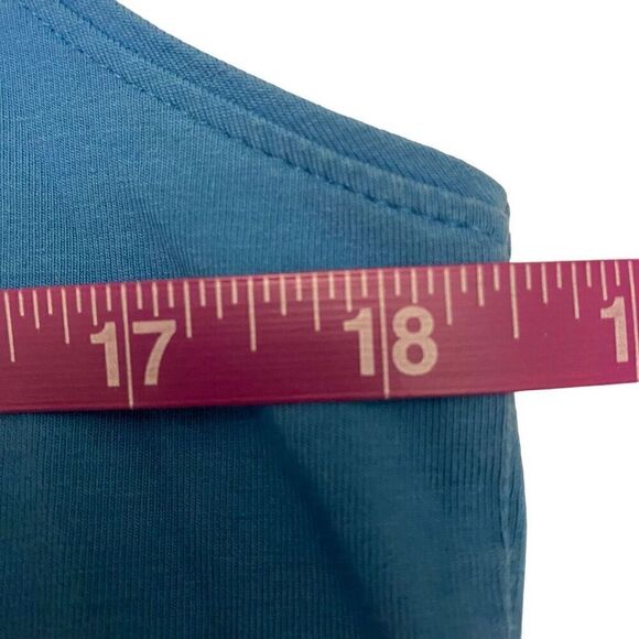 Lady Hagen Blue Sleeveless Hydro Dry Polo Size Medium - Picture 10 of 11